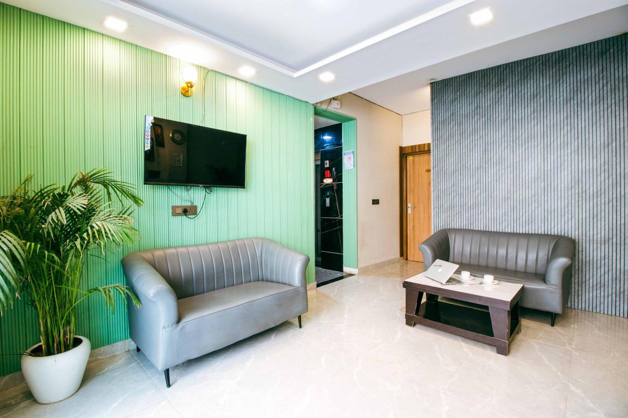 Hotel Treebo Elite Corporate, Sector 62 Noida Zewnętrze zdjęcie