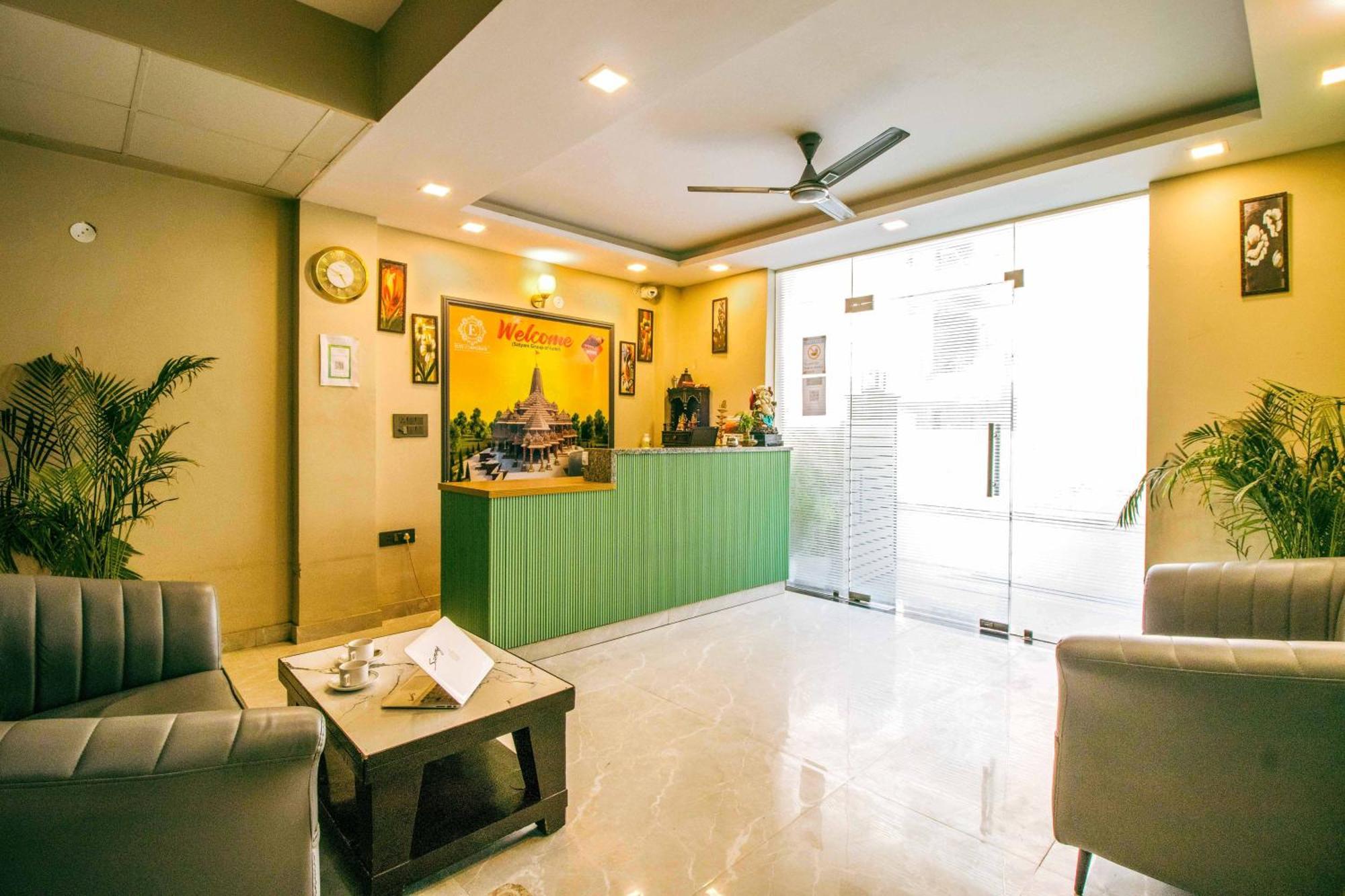 Hotel Treebo Elite Corporate, Sector 62 Noida Zewnętrze zdjęcie