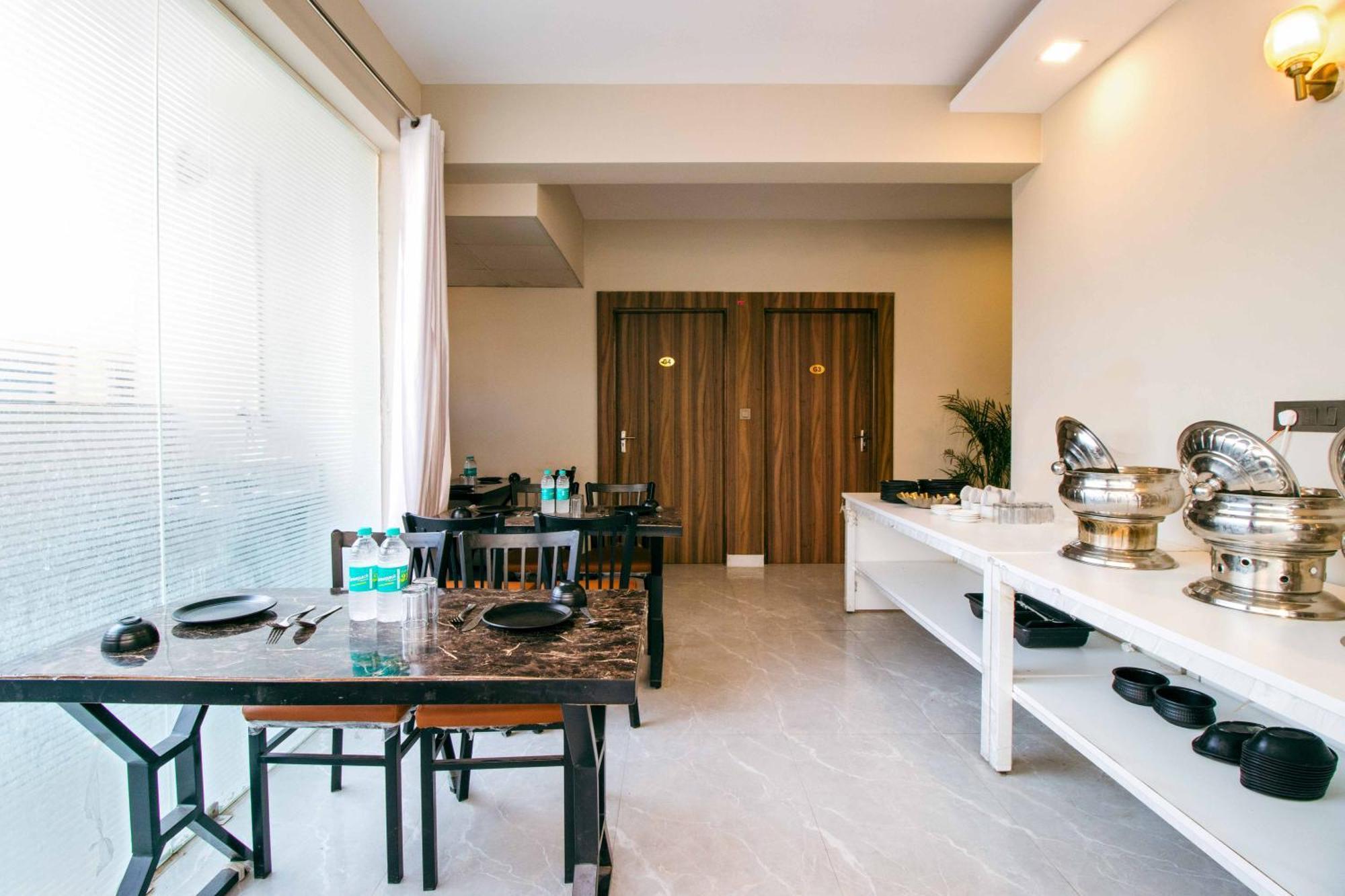Hotel Treebo Elite Corporate, Sector 62 Noida Zewnętrze zdjęcie