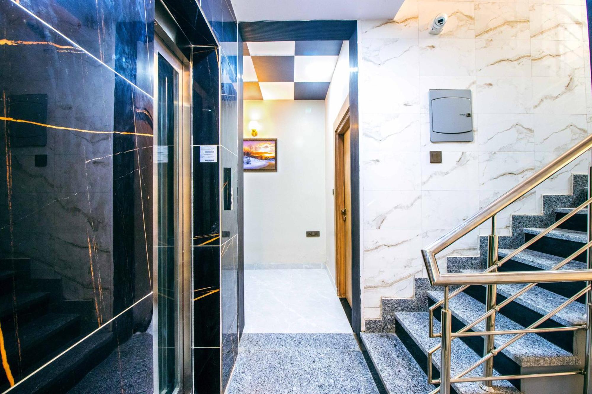 Hotel Treebo Elite Corporate, Sector 62 Noida Zewnętrze zdjęcie