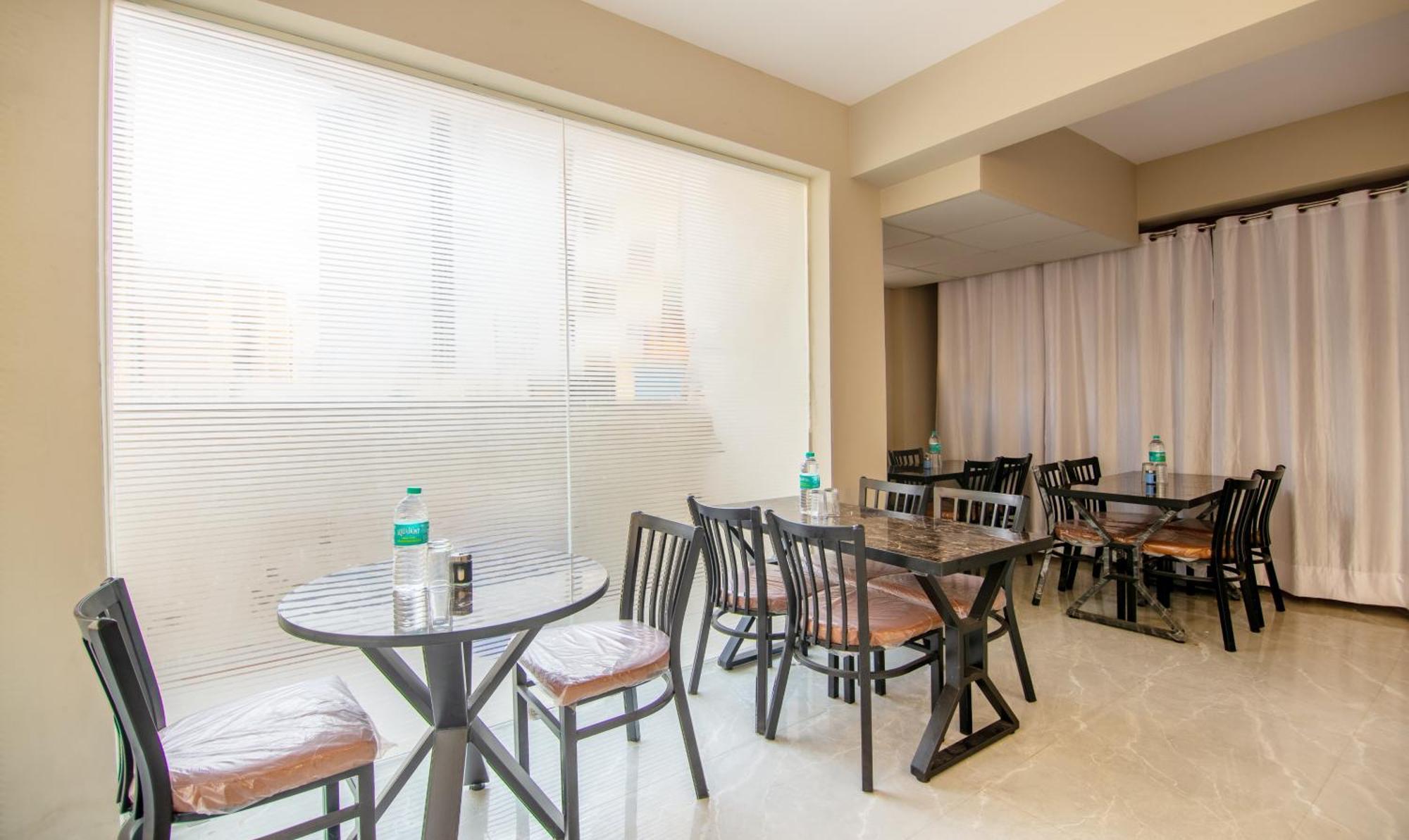 Hotel Treebo Elite Corporate, Sector 62 Noida Zewnętrze zdjęcie